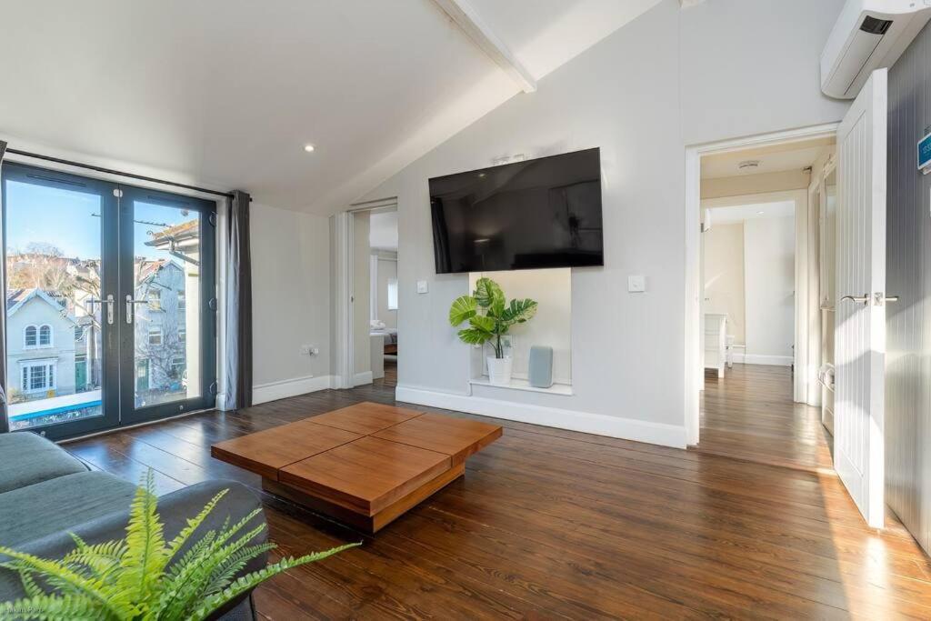 Smart-Home In Original Victorian Building 布里斯托 外观 照片