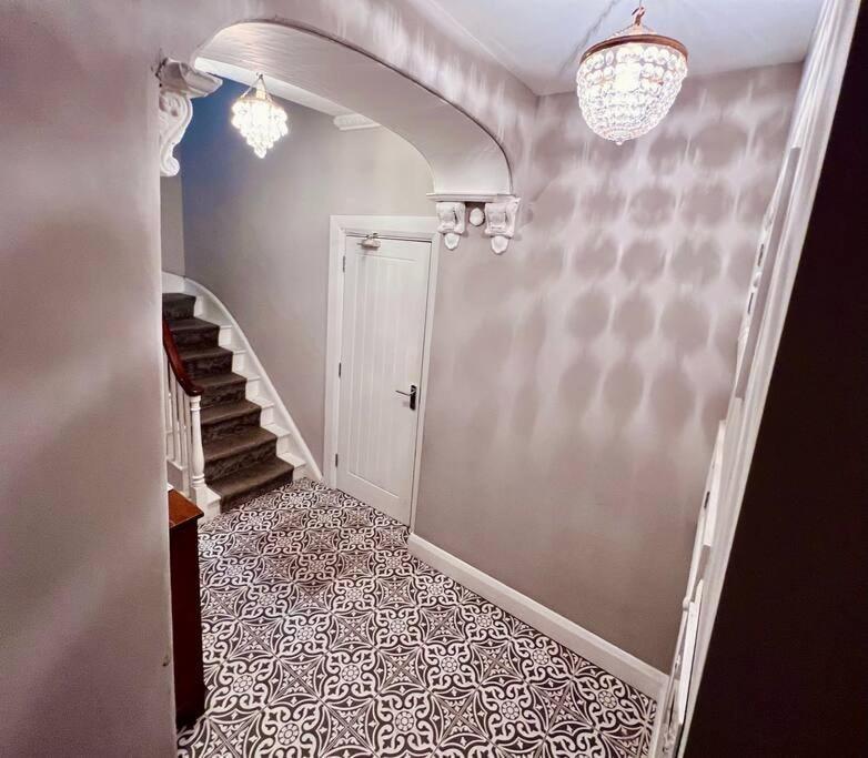 Smart-Home In Original Victorian Building 布里斯托 外观 照片