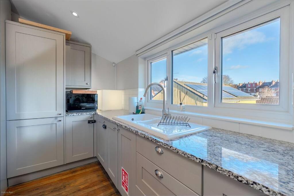 Smart-Home In Original Victorian Building 布里斯托 外观 照片